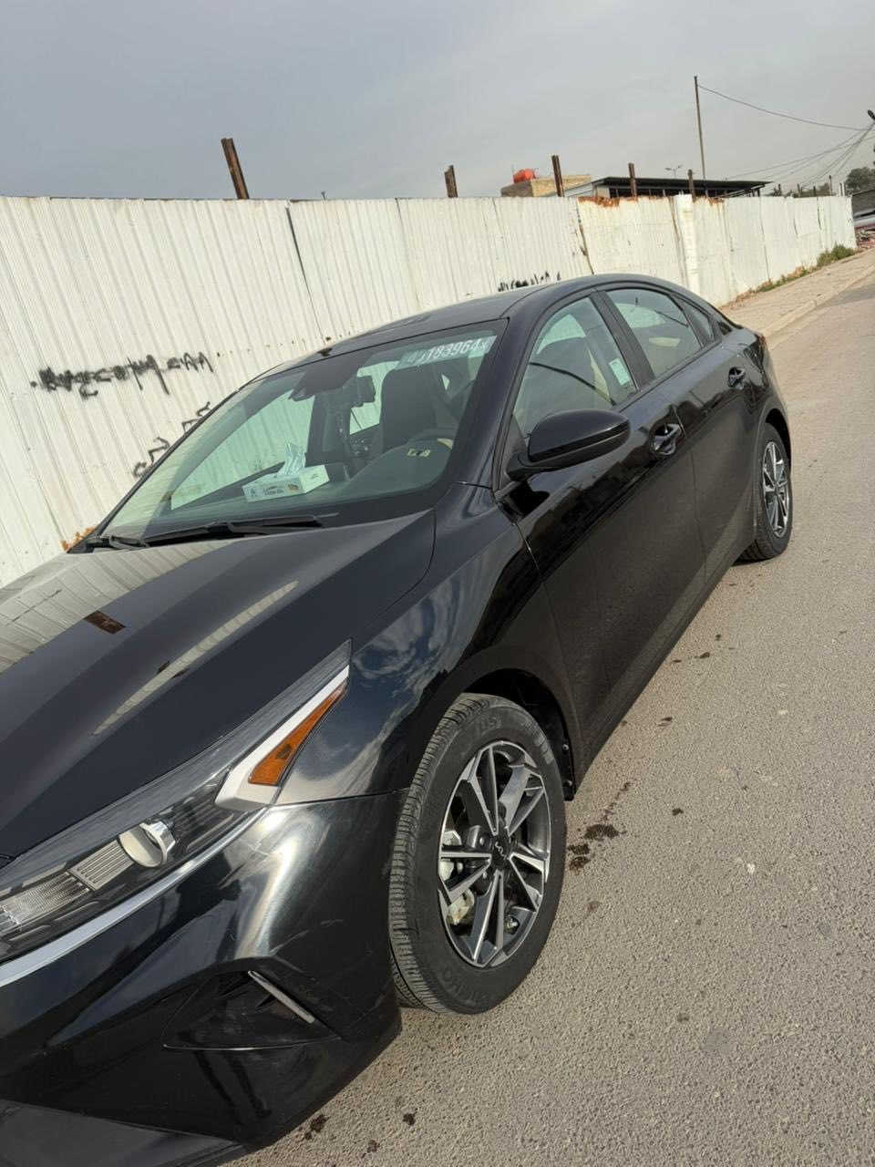 فورتي موديل 2023 نص موصفات السيارة جديده وبدون صبغ وبدون حادث بس الدعاميه مفتوحه مابيه نقص السيارة جديده حيل السعر 143 وبيه مجال بصيط حيل بس بيع بدون مراوس ***********
