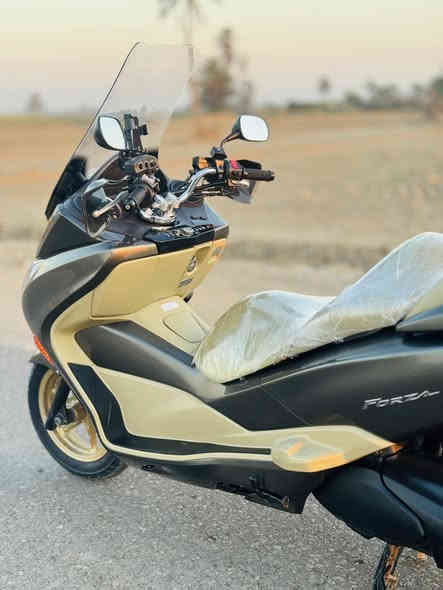 ✨ اللهم صلِّ على محمد وآل محمد ✨

 {الي يدور مميز ونضيف فقط}
 
( هوندا صفر 10) 

(لون يسمى اسرائيلي مميز وجميل جداً )

(النضافة شوفت عينك مراية )

(المسافة المقطوعه17الف فقطط)

(السكوتر يجي فول ام بي ثري +تدفئ في اليدات + وحدة تحكم في ال ام بي ثري وغيرها + استاند اجهزه +مصدات هوى +مري ثنين + جامة طويلة  + انارة او لايت كرستال  + اي بي اس مانع نزلاق + 4 تحويلات سبورت + اوتو + كير 7 نمر + كير7 نمر اوتو )

#للتواصل على (الماسنجر او الواتساب فقط ) (***********)

#ملاحضة 
#السعر 23 كفالة عامة حبايبي
