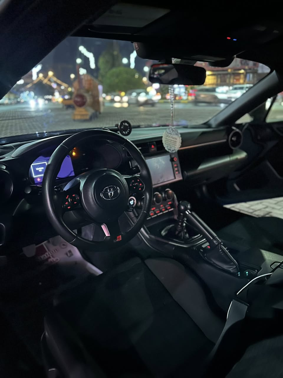 تيوته GR86 
الموديل 2024
الموصفات
رادار امامي -حساسات خلفية-كامرة خلفية-3وضعيات قيادة -لايتها عدسات لد بلاد
محرك 4سلندر -كير عادي 6نمر 
صوت صالنصة بلاد 

حادث قطعتين قبق جنطة -وچاملغ خلفي 

رقم كربلاء- كتاب شهداء بأسمي 
وكالة عامة مطلقة 

السعر 160 وبيها مجال 

***********
