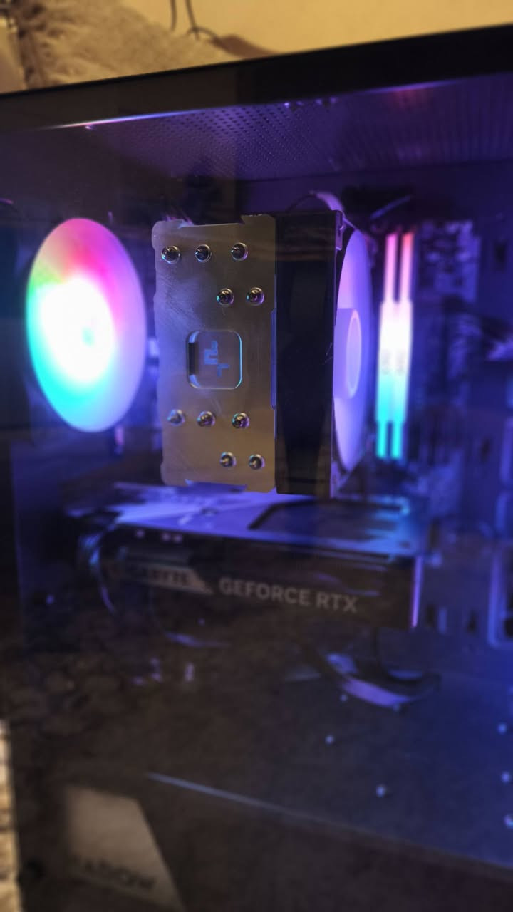 كيس للبيع
السلام عليكم، بيسي بمواصفات عظمه
كامل مكمل مع كراتينها
المواصفات:
✓✓✓✓✓✓✓
MB: Gigabyte B650M
CPU: AMD Ryzen 5 9600X
Cooler: Deepcool AG500 ARGB
GPU: Gigabyte RTX 5060Ti 16GB Windforce
RAM: 32GB (16x2) DDR5 6800Mhz
SSD: WD Black 2TB SN850X
PSU: Fantech Shadow 650W
Case: Fantech CG77
✓✓✓✓✓✓✓
الكيس استخدام اسبوع نظافتها على نظافتها من اشتريتها
السعر: مليونين و400
العنوان: النجف وموجود توصيل
للتواصل: *********** او ماسنجر 
وشكرا
