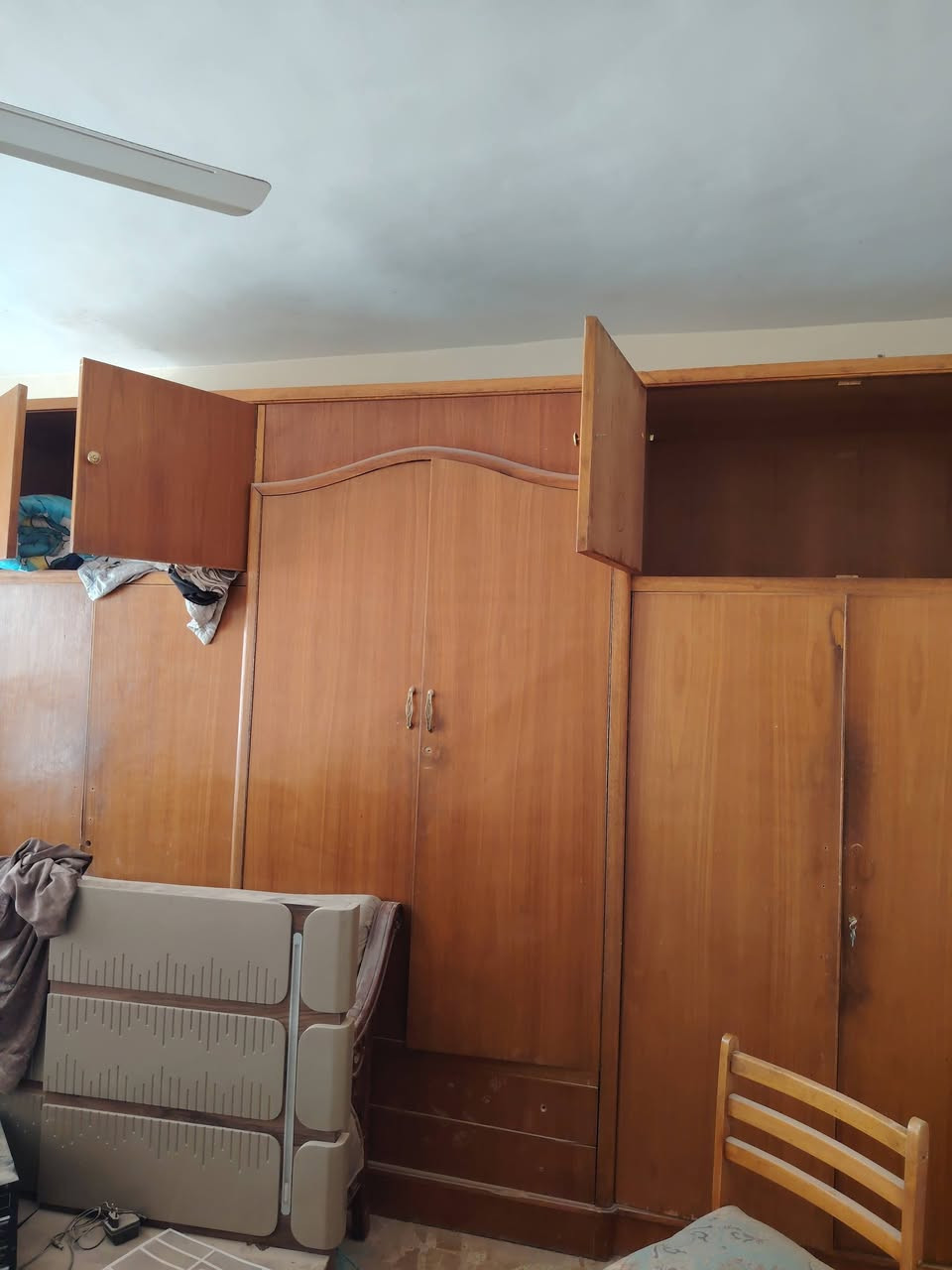 كنتور ٦ أبواب طابقين بحالة جيدة للبيع للاستفسار الاتصال على الرقم *********** ابو احمد العنوان كربلاء المقدسة حي العامل المنطقة السادسة
