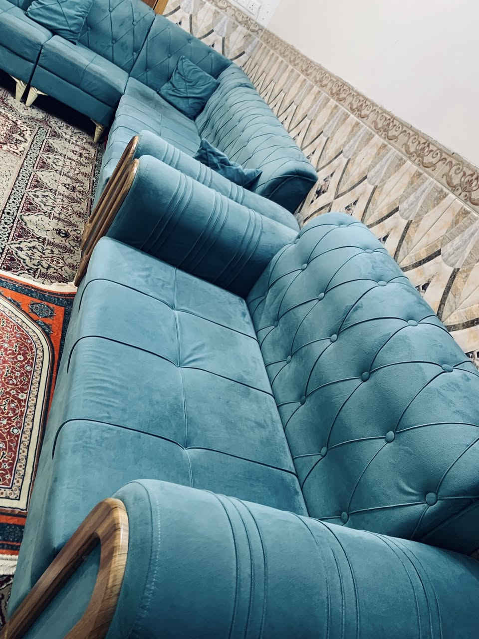 اغراض منزلية للبيع باسعار مناسبة جدا تصفية منزل
1- كاونتر مع الملحق ( 130 الف ) 
2- غرف نوم عدد ثنين مع كنتور بابين + ميز تواليت + جرارات الغرفة الوحدة سعرها (250 الف ) 
3- طباخ خمس عيون اصلي (160 الف )  + ساحبة(75 الف ) 4- غسالة عادية (25 الف ) 
5- مبردة حديد(100 الف )
6- فرفوري انتيكه
7- زوالي عدد 10 قياسات جميلة بسعر (200 الف ) 
للاستفسار / *********** 
(غير متواجد خاص )
