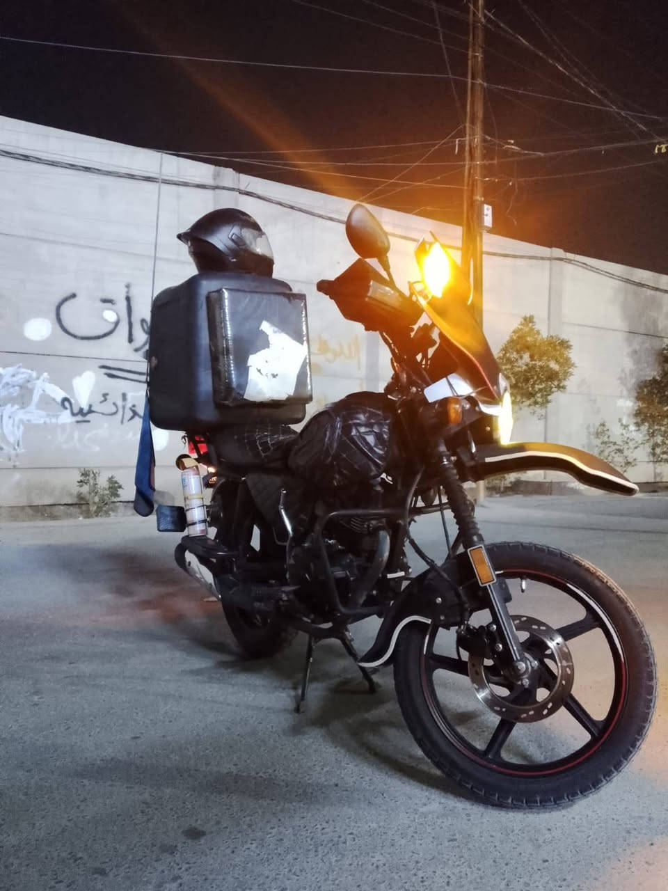 يالله السلام عليكم دايوان جبلي موديل ٢٠٢٣ شهر ١٢ نزلته ٢٠٢٤ شهر ٥
مرقم بغداد ماشيه ٣٠ الف حقيقي مال جناي الدراجه مرتبه على أيدي محور ويل وتاير خلفي بوكسر الأصلي وعليه تعلاوات  بلوجكترات ثنين بالوجه وثنين وره ويه دوسة البريك مكينته مكفوله كفاله عامه من كلشي دهن موتل لتر و ٢٠٠ كل سبوعين  مامشتغله هواي من الدوام للبيت السعر مليونين و ٤٠٠ بيه مجال بسيط
مكاني الزعفرانيه 
***********
