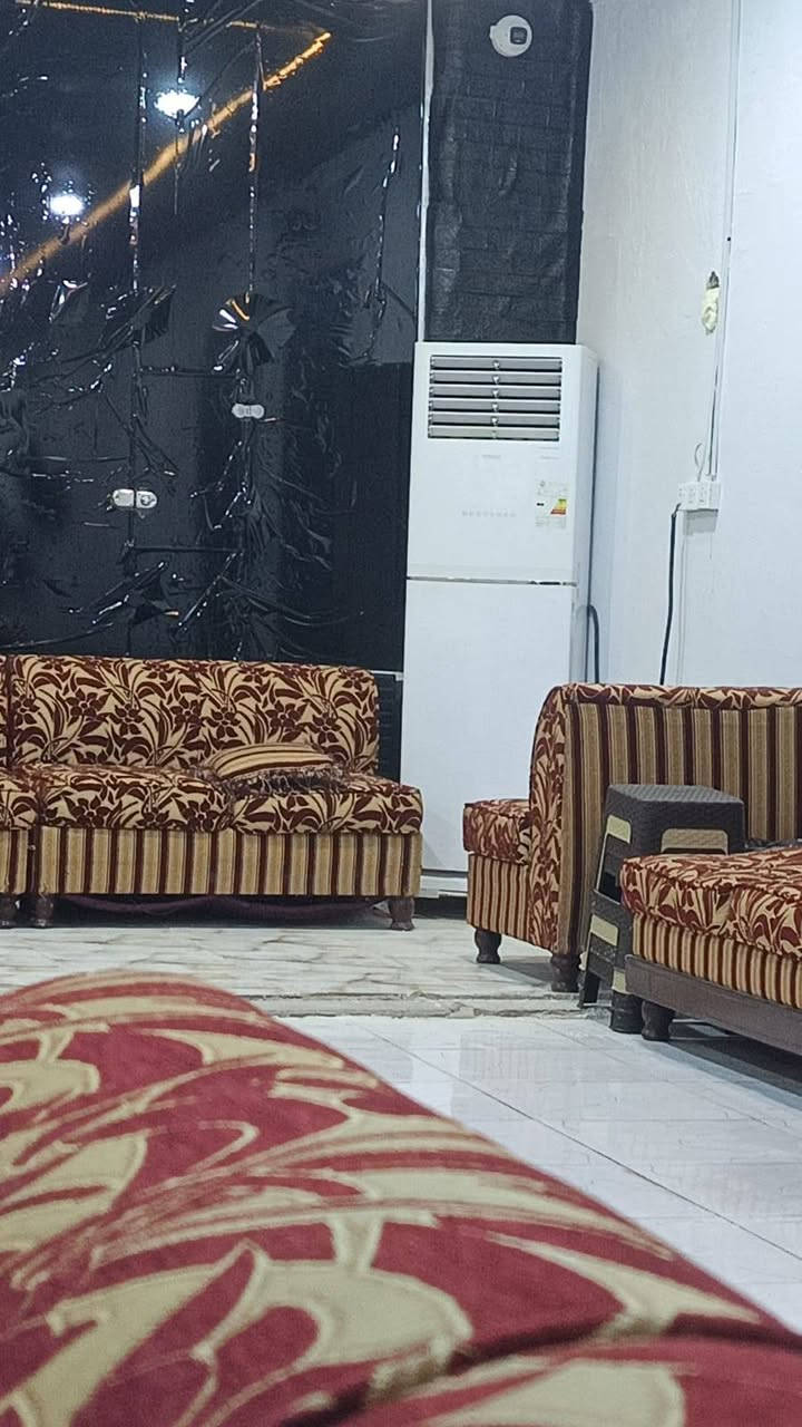 تحيه طيبه سبلت جنرال طنين ونص كنتوري
مابي اي نقص شرط لفحص ب 400 وبي مجال
مجمده ب 250 جديده وبيها مجال بسيط

***********
