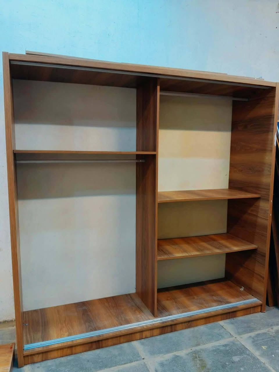 غرفة نوم  شبابيه🇹🇷
 نضافة 90 ٪💯فول نضافه
عدد القطع / 5
نضام / سلايت💢
سعرها 400/425 قفل💸
شد ونقل داخل بغداد مجاني🚛
يوجود توصيل محافضات 🚛 حجز واتساب فقط ***********
