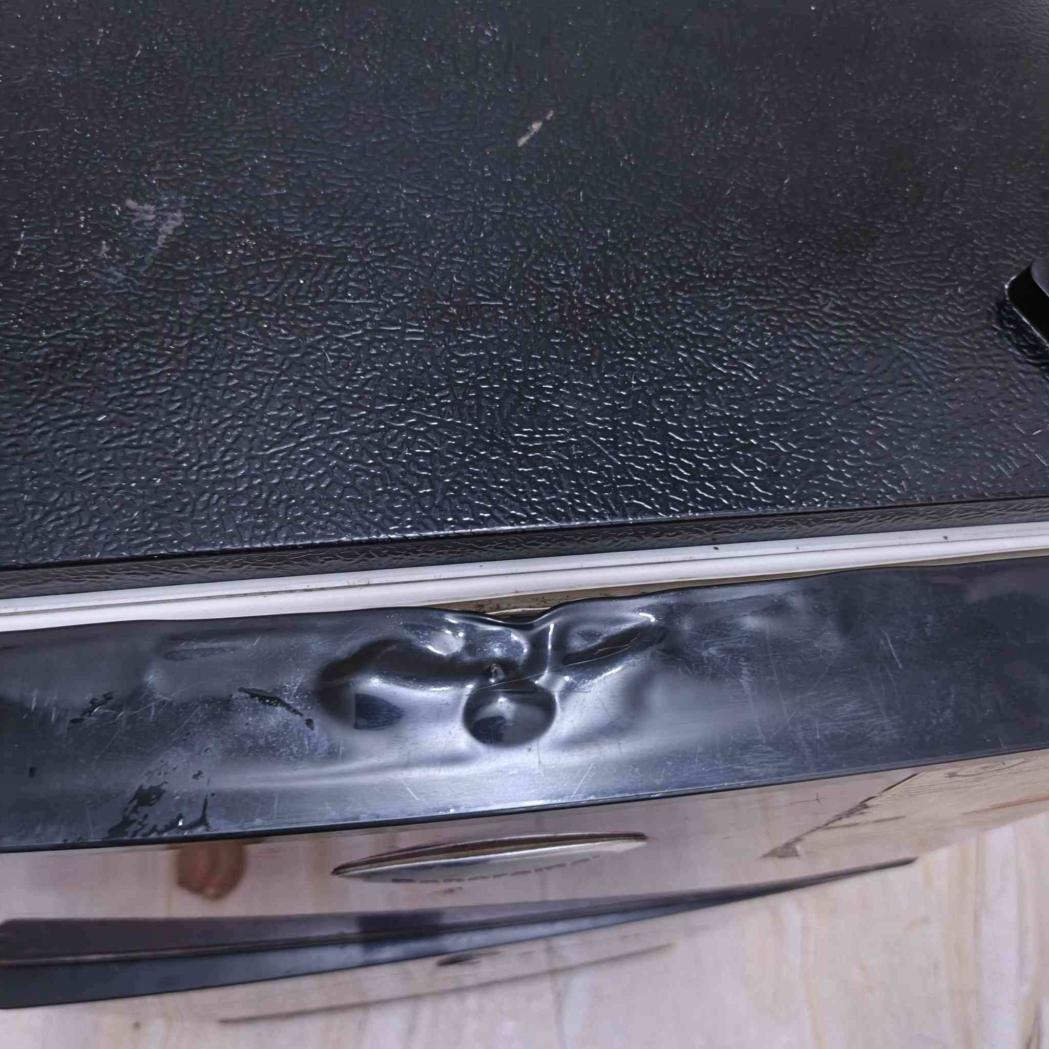 السلام عليكم ثلاجه 6 قدم مال غرفه او مكتب حلوه تبريدها وتجميدها كلش حلو نظيفه كدام عينكم عنوان الشعب للشراي يراسلني واتساب موجود ***********
