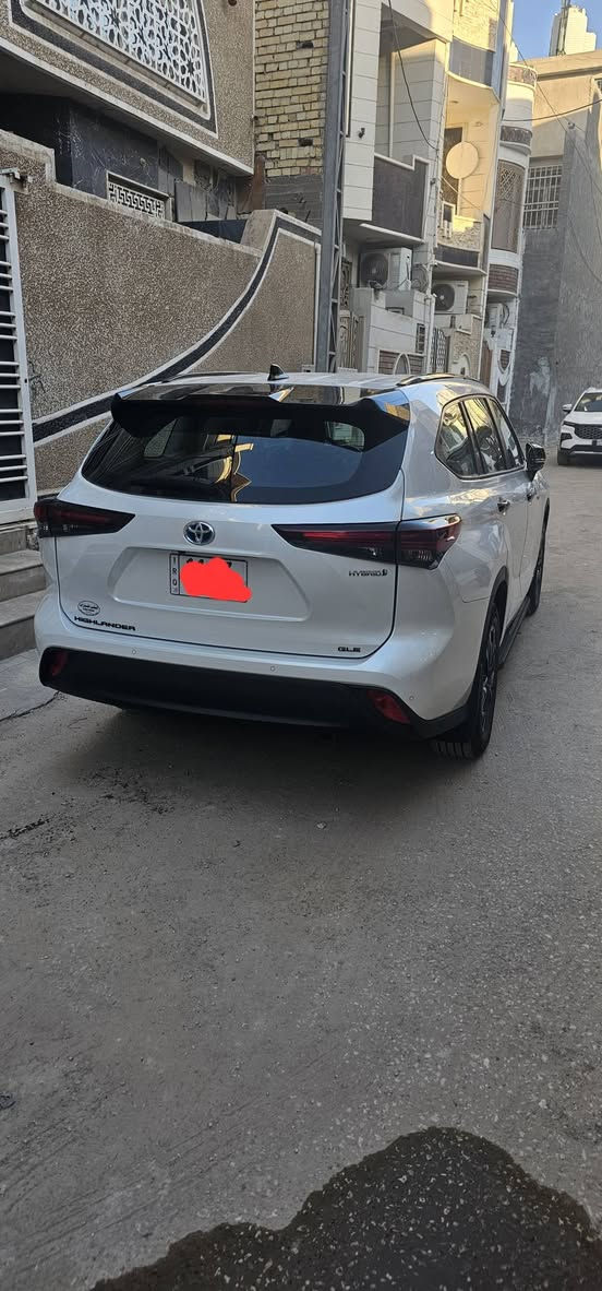 تويوتا هايلاندر بلاك ادشن 2024 خليجي مكفولة كفاله عامة .
ضمان شركة ساز  يعني لا صيني و لا سعودي 
يختلف بالسعر والضمان
ضمان 8 سنوات  بطاريات و ٤ سنوات 
محرك و كير وصيانة مجانيه لمدة سنتين 
شامله دهن وفلاتر

رقم بغداد مميز  بأسمي 
هايبرد محرك ٢٥٠٠  ماشية ١٨٠٠ كيلو فقط يعني زيرو .
فول مواصفات GLE  بلاك ادشين
فتحة سقف / تشغيل بصمة 
صندوق كهرباء 
أنظمة قيادة 
حساس امامي خلفي 
كشنات جلد وكشن السائق كهرباء 
ويل اسود مري شفط اسود 
بردات ابواب 
شاحن وايرلس 
مرايا تعتيم 
بعد بيها مواصفات واضحه بصور 

السعر ٣٧٥ وبيه مجال بسيط جدا


**إذا كنت صاحب هذا الإعلان وتريد حذفه لأي سبب، رجاءا أرسل رسالة إلى الدعم الفني**