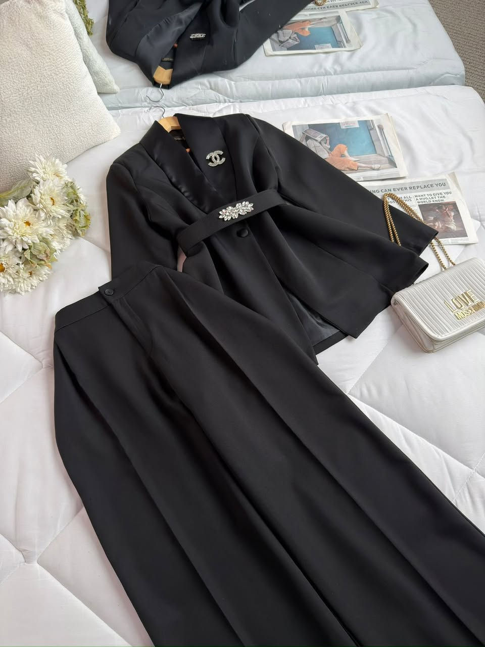 -(( جملة فقط ))-
الجديد  طقم تخرج 
فول نزاكه قطع ولا غلطه 
صناعة تركيا. خامة دابل ايطالي 
كيلوت  + سترا + حزام 
قياسات 38-48 
السريه 6 قطع.
سعر 26  الف.
التوصيل ثاني يوم يوصلك 
للحجز واتساب ***********
