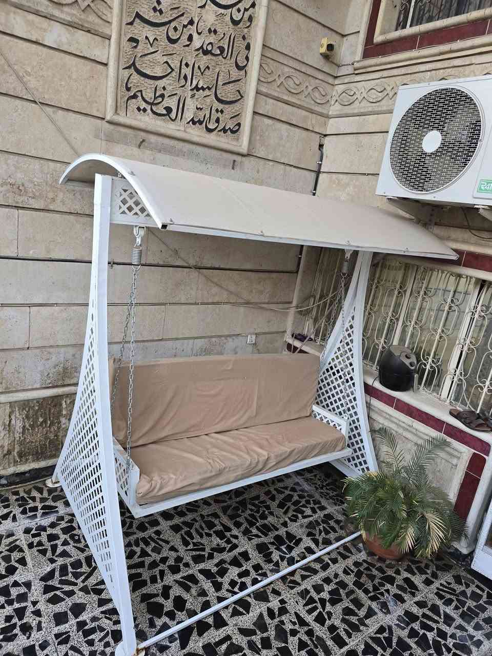 السلام عليكم 
مرجوحة للبيع 
حديد ثقيل 
بحالة الجديد
السعر ٢٠٠ الف 
غير شامل التوصيل 
بغداد/ الدورة حي آسيا 
***********
