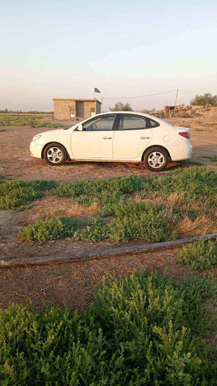 السلام عليكم النترا موديل 2010 خليجي سياره بيها جاملق صبق باقي كفاله عامه سياره مكانها بغداد حداديه صدر كير مكينه كله جديد السعر 115 بها مجال ***********
