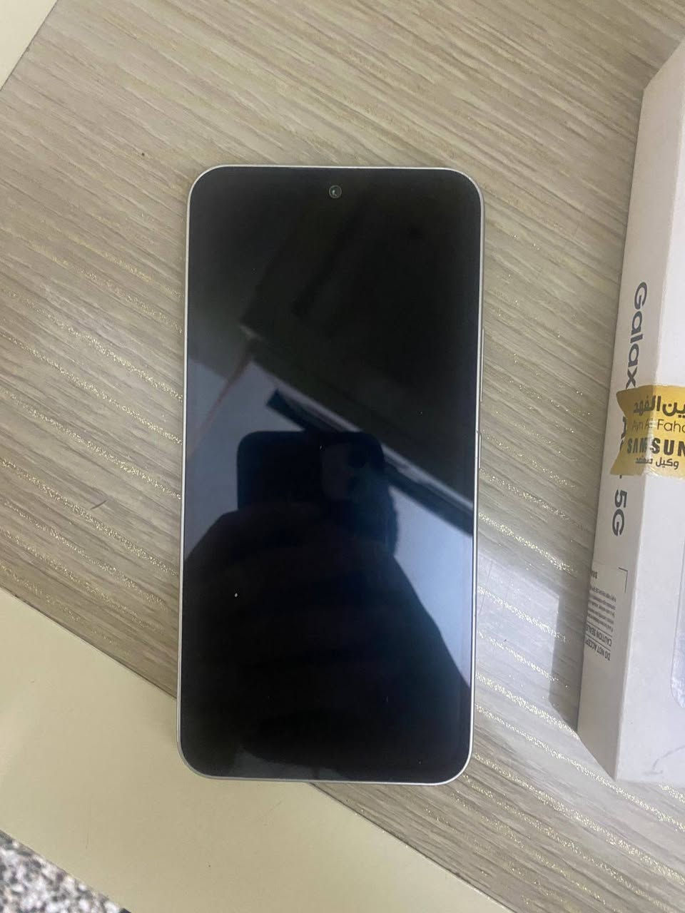 تليفون A54Samsung 5G
لمواصفات: 
الشاشة تدعم 120 هيرتز يعني سلاسة فول وب الببجي 60 فريم ثابت
الكامرة: الكامرة الامامية 50 ميكا بكسل
الكامرة الخلفية 32 ميكا بكسل يعني الصور خُرافية
اي بي: p69 يعني مقاومة للماء والغبار
التليفون رهيب 
للتواصل *********** واتساب
