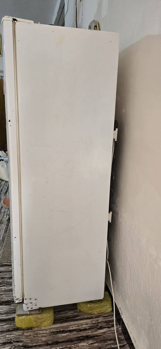 ثلاجه البيع ثلاجه مكفوله تبريد فول ثلج فول كلشي البيع عنوان سماوه رميثه ناحيت الهلال 
رقم *********** سعر 160 بيه مجال بصيط
