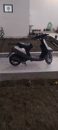 ورحمة دراجه بطه ٢٠٠٣ جديده جدا قبل ٥ اشهر اشتريتها حاويه سعرها ٦٠٠ وبي...