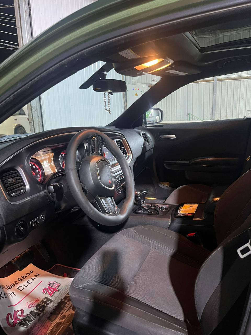 السلام عليكم جارجر sxtblns محرك 3600 فول واحد على واحد  موديل 2021 تو ويل ماشيه 92 الف فتحه كشنات كهربائيه شفتات ستيرن موصفات فول معروفه حادث جامغ سرقه  السعر 235 وبيه مجال رقم الهاتف ***********
