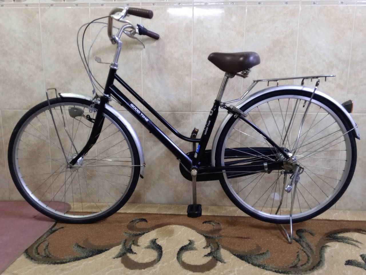 للبيع بسكل عبد الحليم مال حاويه (شحن غير مستخدم ) موديل 2020
الحجم 27 حساس امامي ابيض.
 كير داخلي 3 نمر قفل شغال السعر 75 وبي مجال .
رقم موبايل ***********
