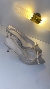 مقاس ٣٧ • ما مستعملة • توصيل