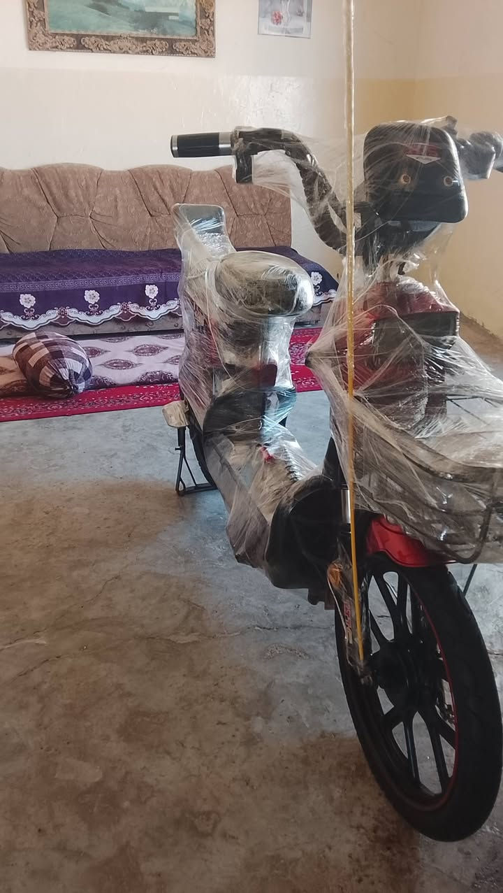 سلام عليكم دراجه شحن للبيع HIS 2025♥️ دراجه عاطله دراجه طفت ومعد تشتغل ماعرف عليها شي دراجه نضيفه  وجديده بل كرتون دراجه شباب عاطله شباب دراجه ملف عاطل اله بتصليح بطاريات خربانه عقل خربان منفذ شحن دريد وتريد يده مال بريك♥️ شباب الدراجه قيم وخذ بل يرضي الله مكان الدراجه الحويجة قريه الخان وهاذه رقم***********
