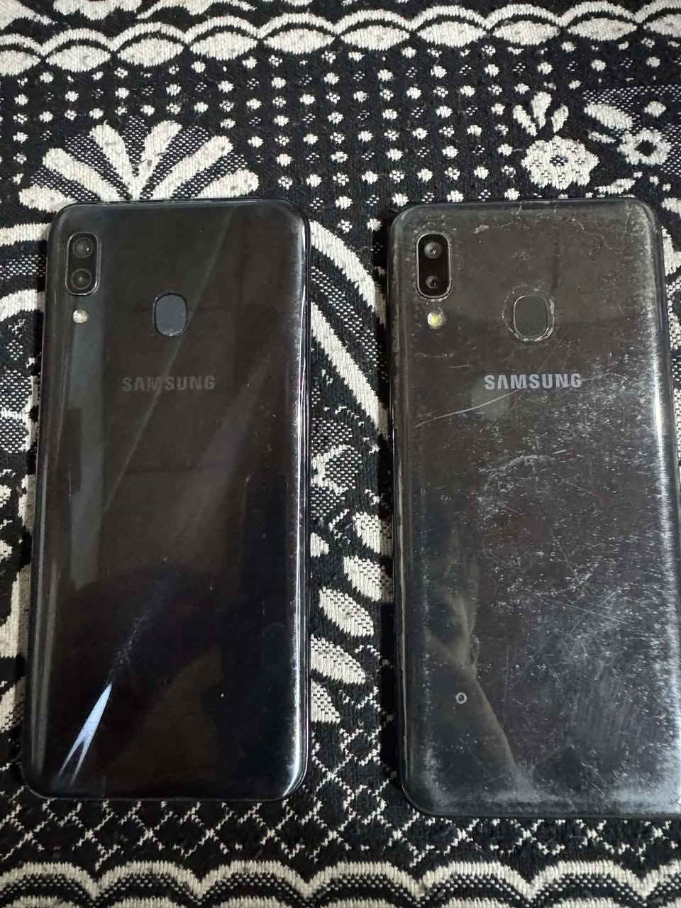 جهازين للبيع
الاول  A30 مبدل بيه قاعدة شحن وشويا الكاميرة الاساسية مغوشة بس االواسعة دمعة 💯 ذاكرة 64 سعرو 65
........
الثاني A20 جهاز شرط ماواصل مصلح والنظافة كدام العين ذاكرة 32 سعرو 75


**إذا كنت صاحب هذا الإعلان وتريد حذفه لأي سبب، رجاءا أرسل رسالة إلى الدعم الفني**