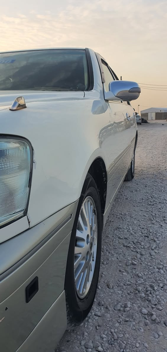 السلام عليكم ملكه ٢٠٢اصل كرستال شاصي ١٧٥ سيارة كلش حلوه تحوير نجف فوك جوه متعوب عليه مال جناي مدفوع كمرك وكلشي باقي بس الرقم جاهزه من كلشي الف متخلي عليه معامله كامله بس الرقم الي يريده اني خادم*********** السعر ١٢٠
