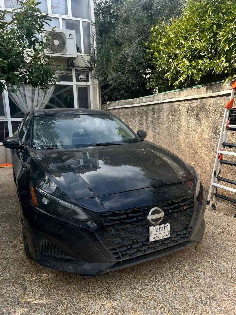 التيما 2023
Sr plus 
اللون أسود 
فول مواصفات
تشغيل عن بعد
فتحه سقف 
وشاشه جبيره اعلى فئه Awd
بيها بابين اماميات كلير نفر وسايق 
وصبغ بنيد وجاملغين 
وبارد سقف
المكان/موصل
السعر 110
للاستفسار *********** موصل, نينوى

