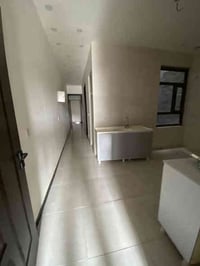 للايجار شقق طابق  الاول والثاني مساحة الشقة 105م تتكون من صالة ومطبخ و...