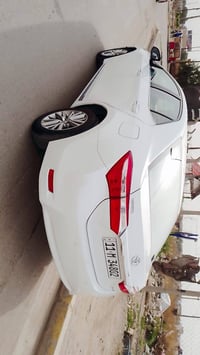 أخواني عندي كورلا مديل 2015 خليجي ماشية 100 حقيقي 120 ادك جرص السيارة ...