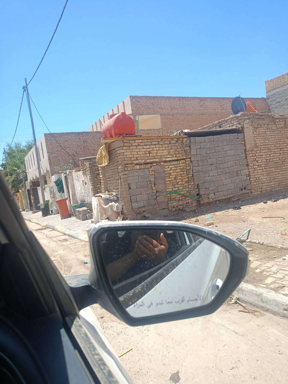 للبيع قطعه 200متر في الشهداء خلف مدرسه7نيسان خدمات كامله قرب الشارع العام.....***********

