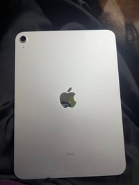 ايباد الجيل عاشر • مستعمل • نضيف