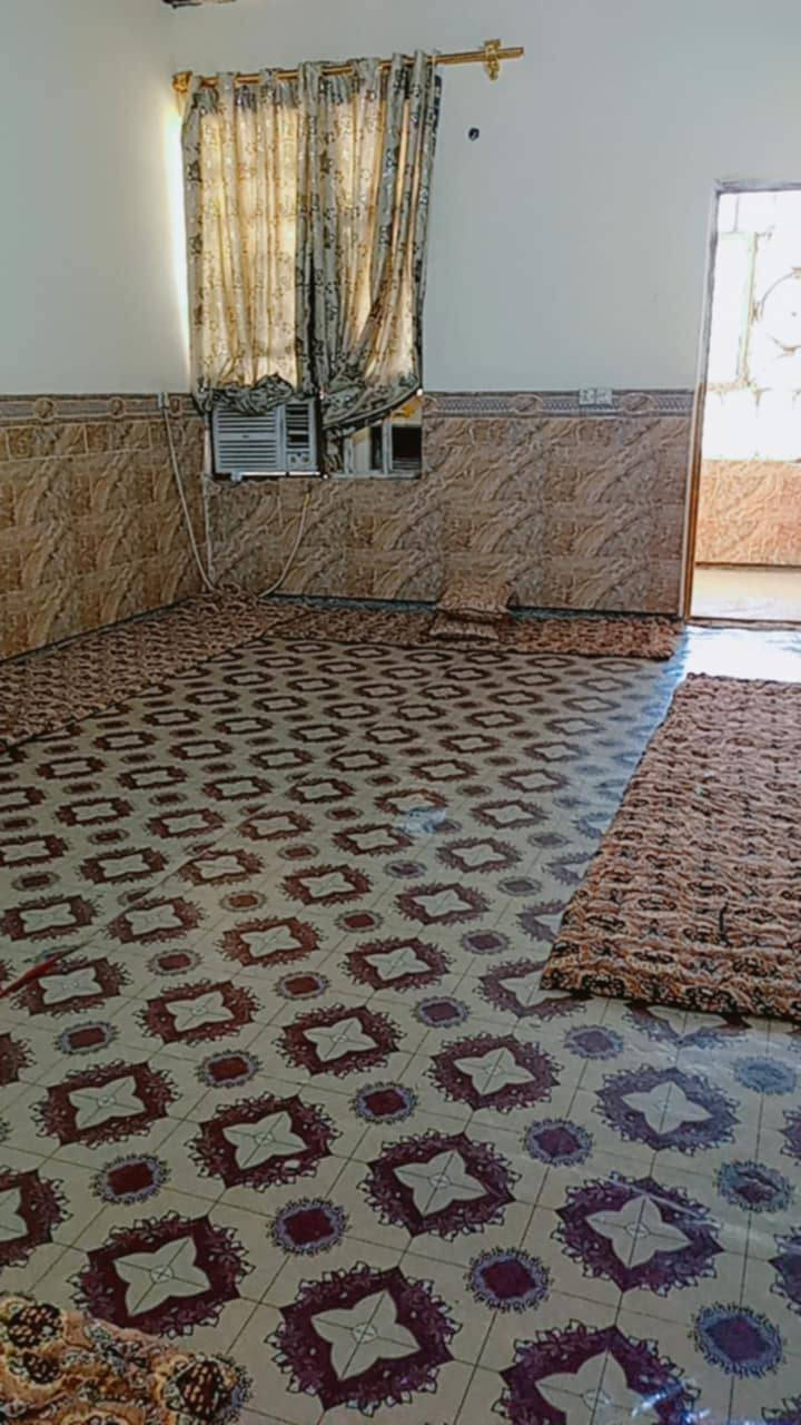 *🏡 بيت للبيع - مساحة 270م*
*الموقع:* يم محطه الكهرباء، يبعد عنها 300م فقط. منطقة حيوية وخدمات قريبة  
*ملاحظة:* موقع ممتاز، قريب على الشارع العام والمدارس والأسواق   سعر تعالي خاص
للاستفسار : ************* اتصل وتدلل
