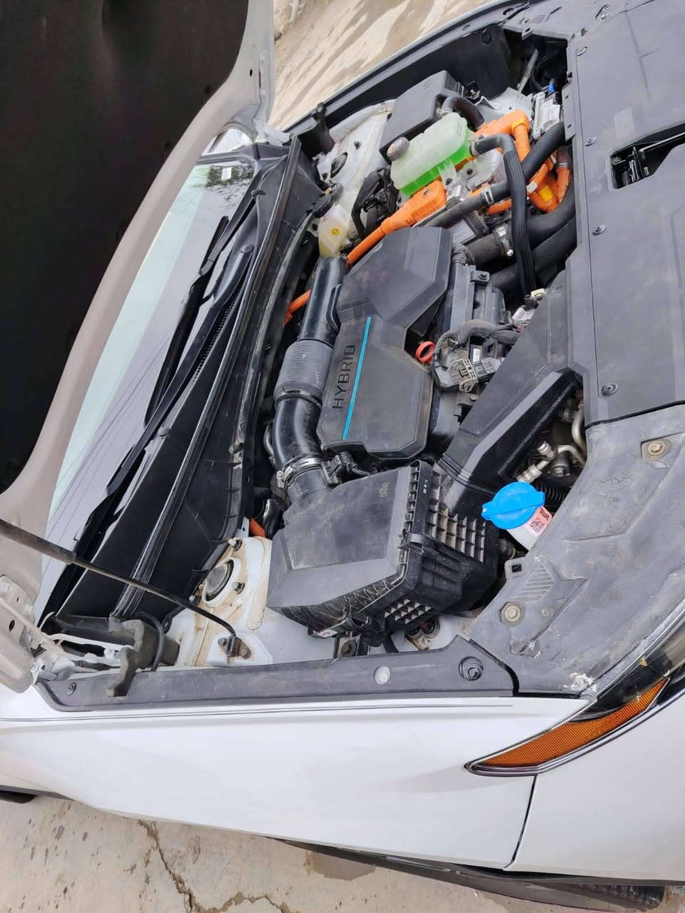 توسان 24 لمتد هايبرد
فول مواصفات واحد على واحد 
بانورما تقديم ترجيع بالبصمه 
كير دكم  داخل ابيض 
دخول جديد 
صور الحادث داخل المنشور 
كشر مكفول من الصبغ 
شاصي ايسر بي تعديل بسيط 
السياره بسمي 
بانزين وشحن هيه تشحن نفسها 
مكاني حله
***********
***********
