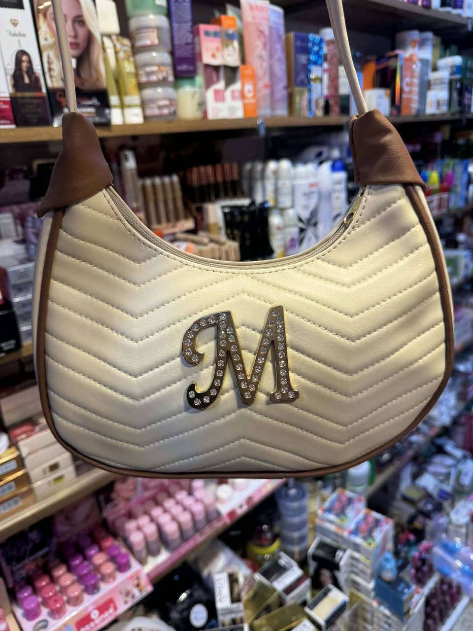 ✔️✔️  جنط نسائية احلى الموديلات والالوان ✔️✔️

📢📢 السعر 5,000 دينار 📢📢

   علق بتم ليصلك كل ما هو جديد 

العنوان : موصل حي الحدباء سايدين جامع الغفران مقابل أفران الحدباء ومركز الشرطة 

🚗🚗 يوجد توصيل داخل الموصل فقط 🚗🚗
للاستفسار مراسلة الصفحة أو الاتصال على الرقم ***********
