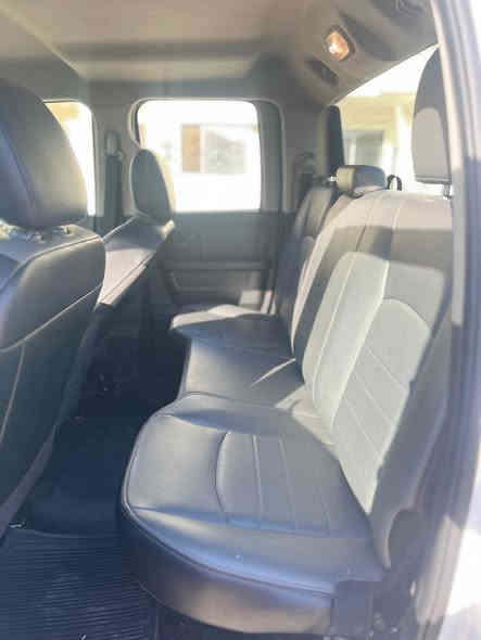 دوج رام كلاسيك
موديل 2023

بدون صبغ  بس بي شبر تكحيل 

۵ الف میل ماشي

رقم سليمانية 

سعر ٢٠٥$ ورقة 

رقم موبايل 

***********

***********
