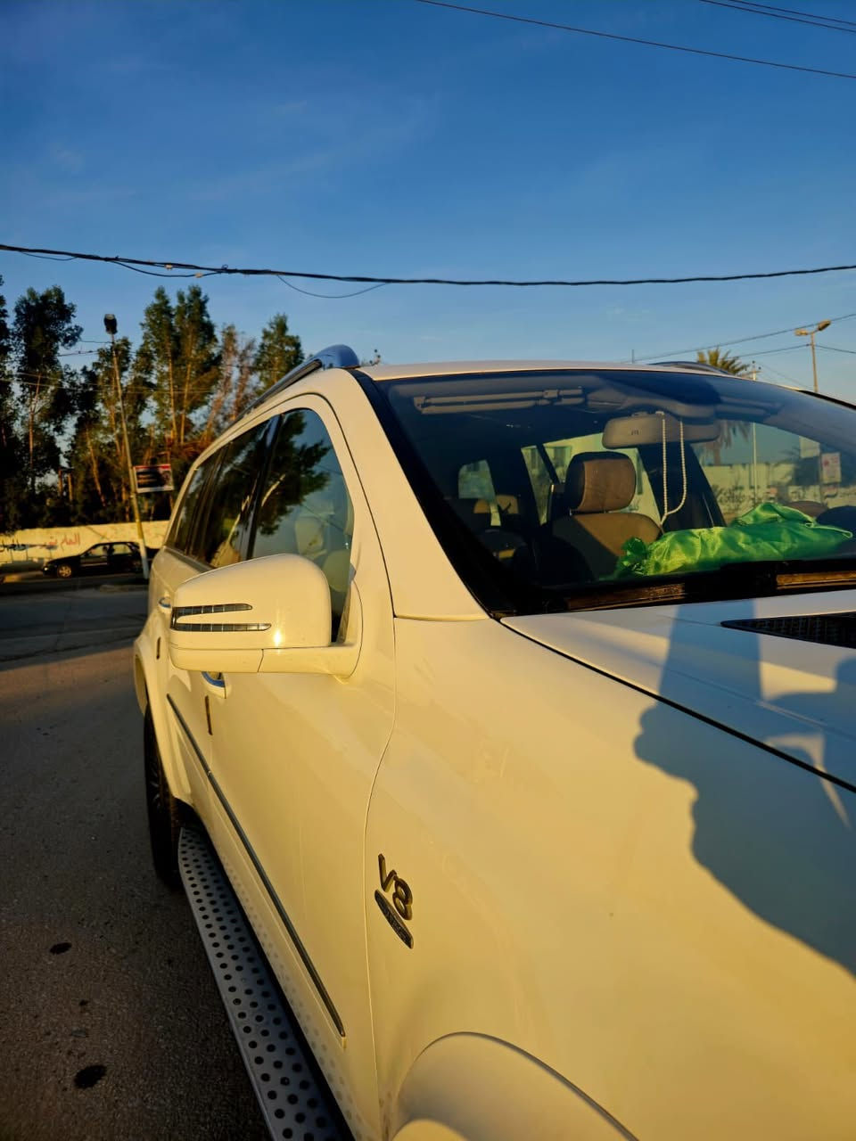 سلام عليكم للبيع مرسيدس gl500 موديل 2012  وارد خليجي 7راكب  رقم  اربيل الجديد مكفوله كفاله عامه من كلشي محركها بلادي 8سلندر تنفس طبيعي وفول مواصفات وكشنات جلد وشاشات خلفيه و العنوان نجف الأشرف السعر 165 وبيها مجال 
رقم الهاتف ***********
