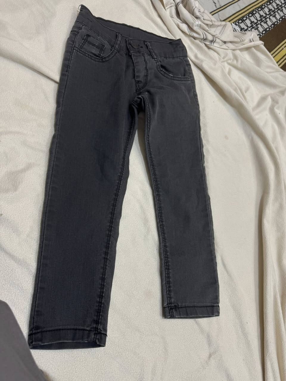 حبايب شلعة بنطرون كابوي قماش يجنن سعر القطعة الفين وربع عندي ٤٠ بنطرون توصيل مجاني بنطرون كابوي وكتان مال العييد بيش ما تبيع انت ربحان من عمر سنة الى ١٥ سنة ولادي بناتي  
مستعجلة عليهن اي واحد يراسلني ابيع


**إذا كنت صاحب هذا الإعلان وتريد حذفه لأي سبب، رجاءا أرسل رسالة إلى الدعم الفني**