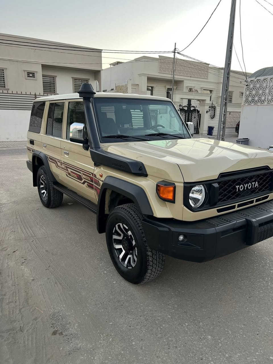 لاندكروز 2024  ديزل دبل تيربو يعني صاروخ وقتصادي كير اوتو لون مميز ماشي 14 الف كم السياره طلب خاص فول الفول من ونج ودفلوك وثلاجه ومانع نزلاق يعني فول للاخير رقم سليمانيه دولي مداور ثاني يوم ترهم مراوس بلكزز او تاهو او لاندكروز حسب القناعه والمعقول السعر 565$ بيه مجال للشراي للاستفسار ***********ملاحضه يوجد حوثيات دبل قماره للبيع
