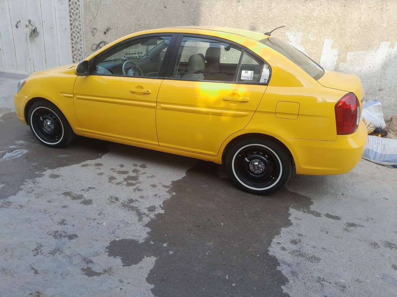 السلام عليكم للبيع فقط بدون مراوس اكسنت 2009 فول اوتماتيك. محرك 1600 كير اوتماتيك  جام كهرباء. مصفره هيئه وغرامات حادث جاملغ ايسر 
رقم بغداد باسمي  نكليزي مميز بأسمي سنويه 2030 تخم تاير جديد حداديه جديده كير ومحرك شرط. السياره احلا من الصوره.  السعر. 85 اوبيها مجال بسيط مكاني مدينه الصدر الاورفلي
***********
