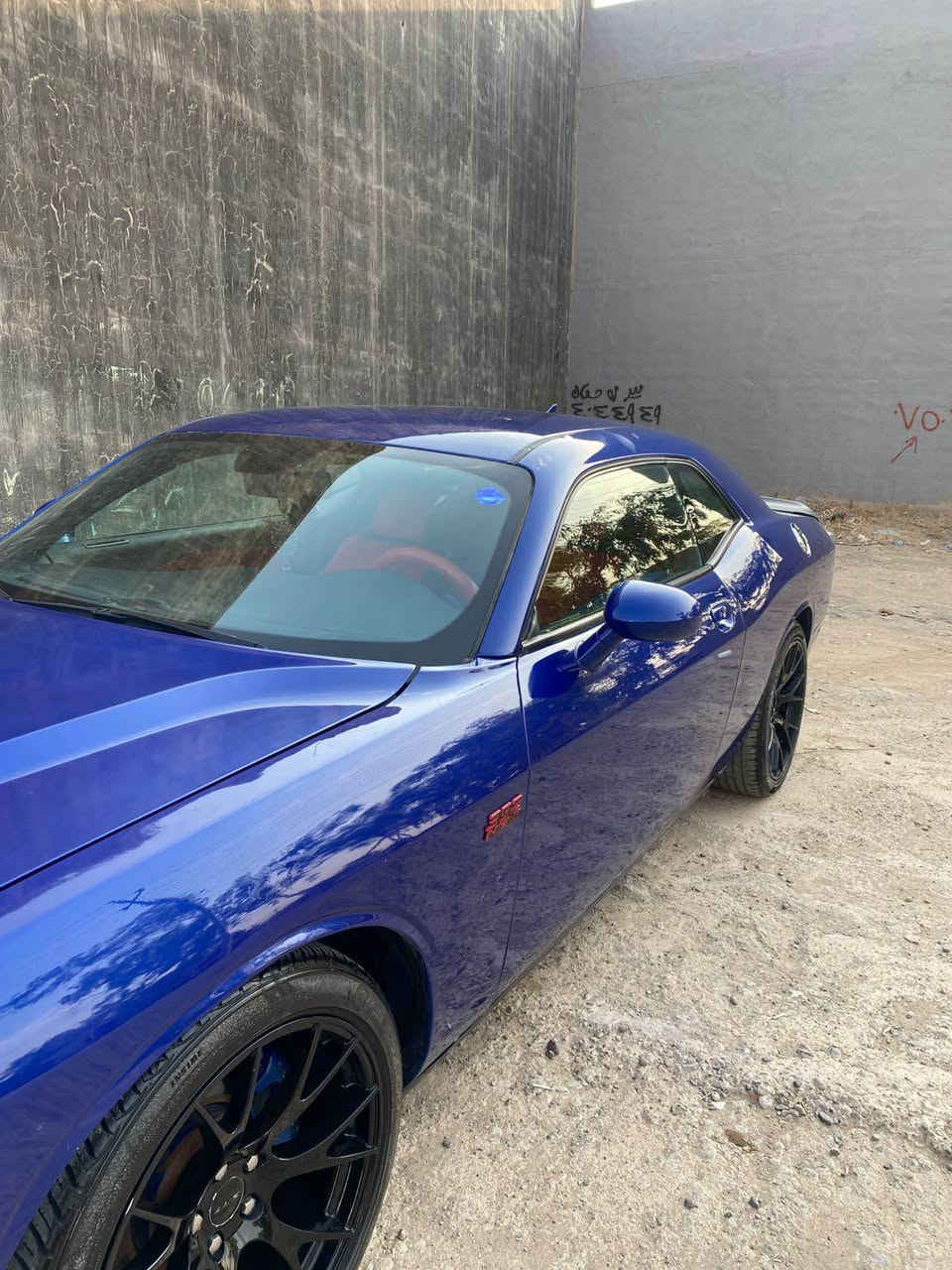 دوج جالنجر 
موديل ٢٠١٨
SXT
محرك 3.6  6v
مواصفات 
بصمة 
كشن كهرباي 
شاشة كبيرة 
سبورت تراك باك 
تبريد 
كاميرا 
سوكان فوليم 
كير بل سوكان
ماشية ١٧٠,٠٠٠
سبغ عام للجمال بدون دةواغيل بدون ايرباك 
مابيهة نقتة جةوة 
سحر 13,500 $
*********** أربيل, العراق
