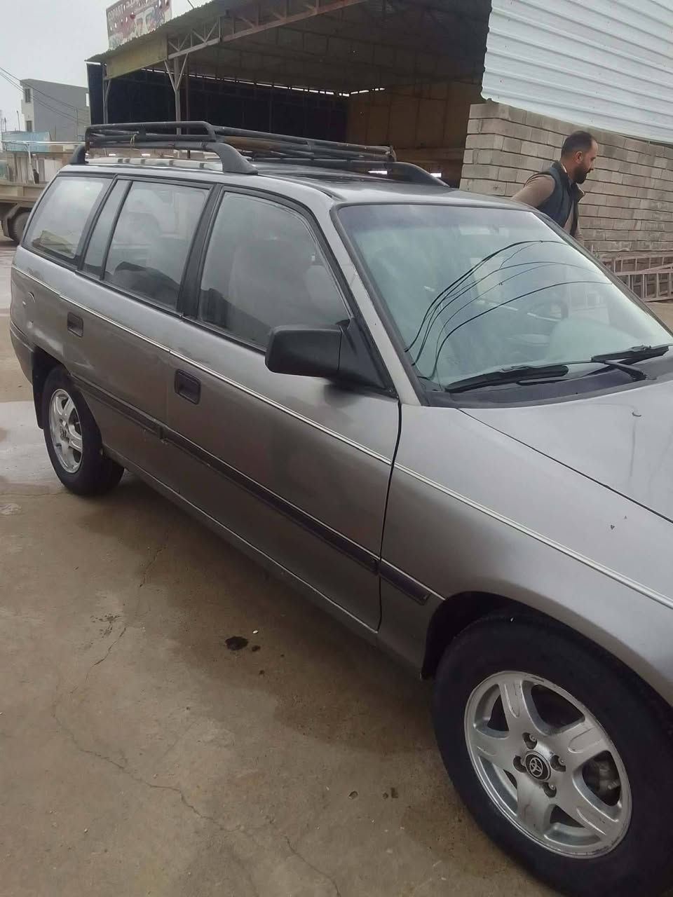 استره موديل 92 رقم دهوك هزه جديد مكاني ساده بعويزة سعر 45اتصل عل هاي ***********
