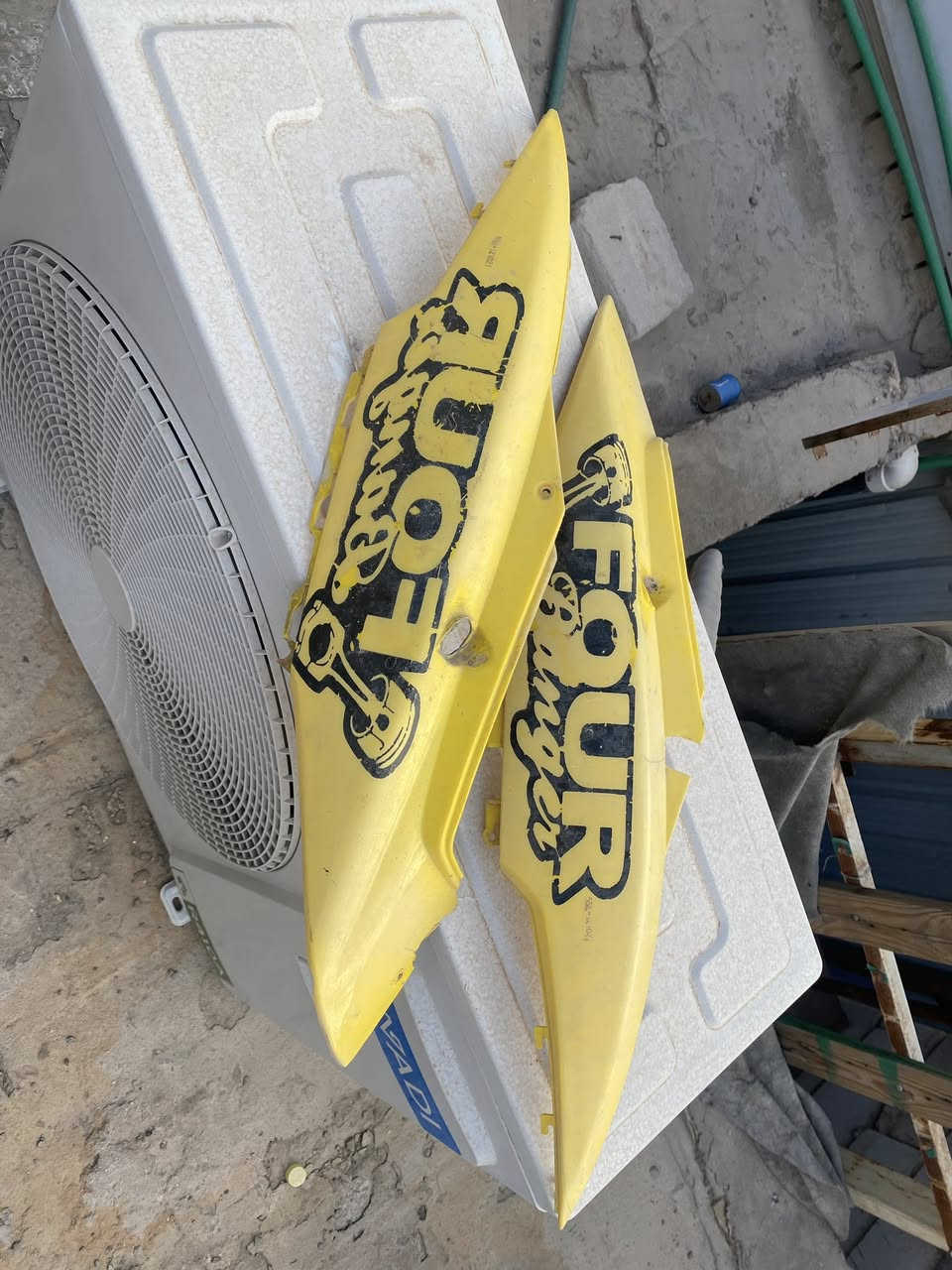 سلام عليكم
كفرات البيع 
الأبيض تجاري كامل 
الصفر بس صفحات بلاديات 
مكان نجف عسكري السعر حلو 👍🏻


**إذا كنت صاحب هذا الإعلان وتريد حذفه لأي سبب، رجاءا أرسل رسالة إلى الدعم الفني**