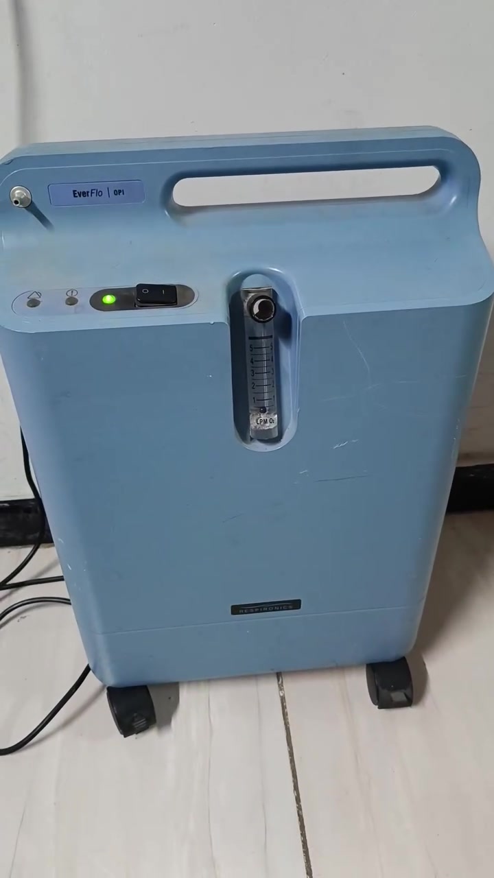 جهاز اوكسجين جنريتر نوع فلبس 5 لتر شغال بس بيه عطل ينطي اشاره هواء الخروج مسدود اعتقد حساس او الكارت ابيعه عاطل ب 75 الف المكان بغداد  وهذا رقمي بيه وتس اب ***********
