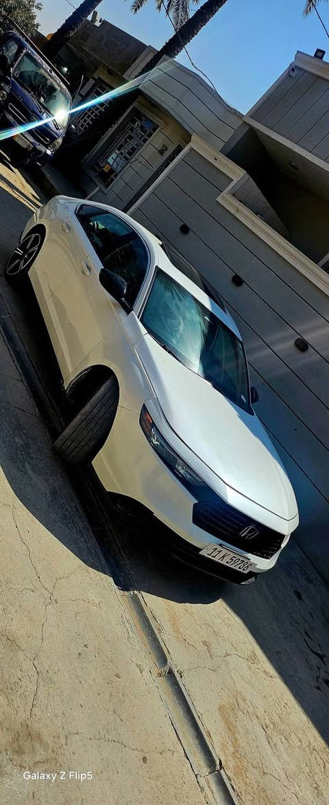 السلام عليكم سياره هوندا اكورد موديل ٢٤ للبيع الشراي يتصل بالخدمه السعر المطلوب ٢٢٠ وبيها مجال حك الجيه ***********
