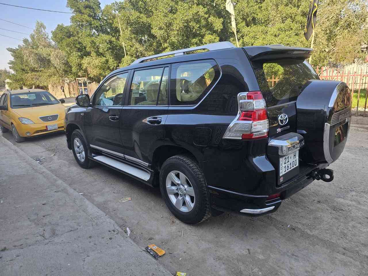 سلام عليكم عندي سياره البيع برادو موديل 2017 رقم سليمانيه سيارة فول موصفات مكفول كفاله عامه سيارة حلوه وجديده عنوان بغداد ولشراي يتصل عل رقم ***********
