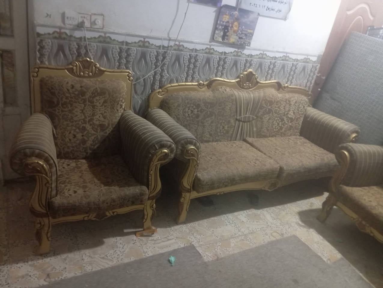 تخم نص تخم للبيع مكان النجف شارع 30 الحولي السعر 150 بالاستفسار هذا رقمي ***********
