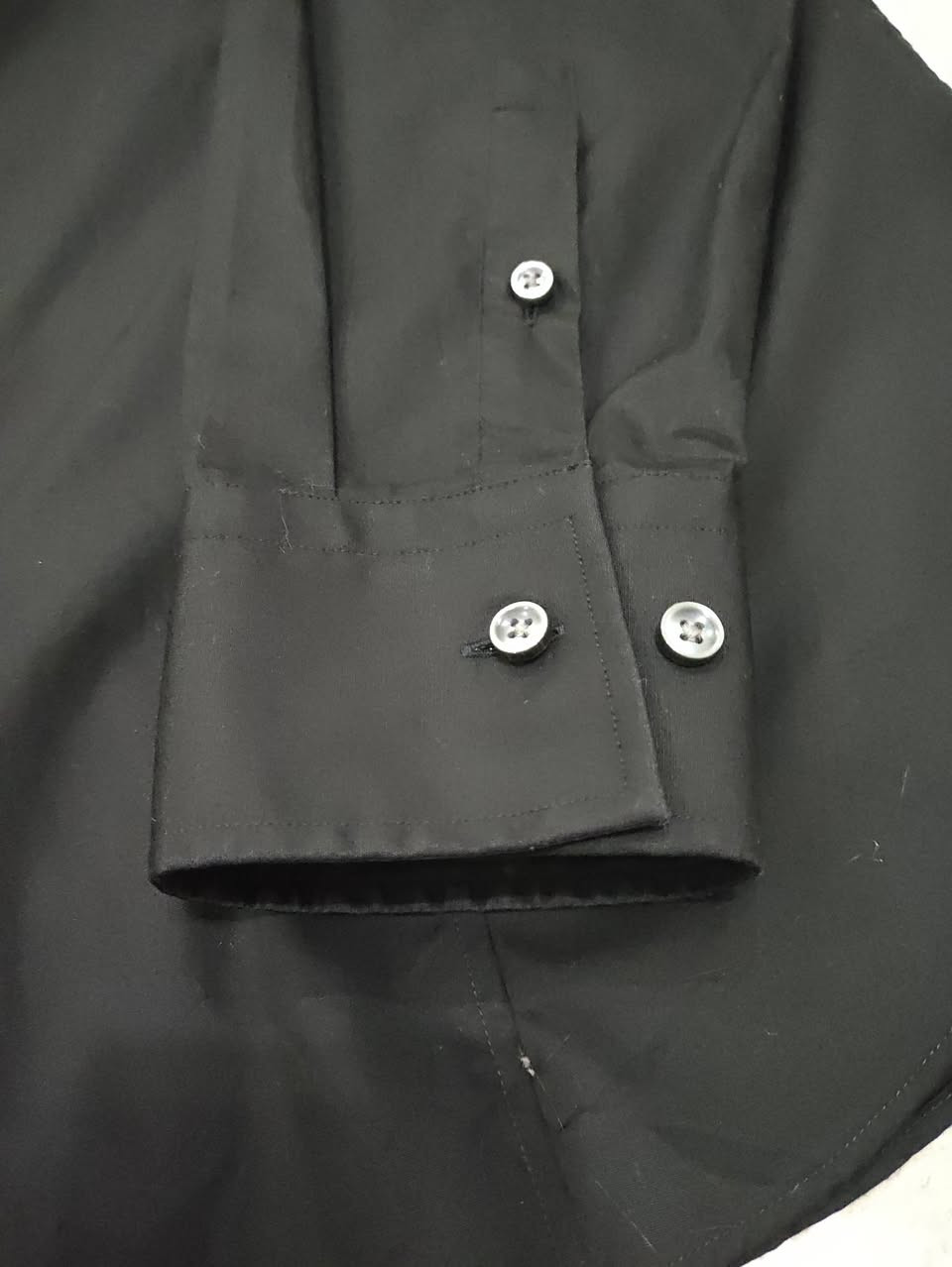 HUGO BOSS ✅✅   
باله اوريجنال 💯💯 
النظافة 💯💯 
42 القياس اوربي 
16.5 القياس الامريكي 
L  يعادل قياس
Slim fit
55cm عرض الصدر
78cm الطول 
يتوفر توصيل لجميع محافظات العراق 🚙


**إذا كنت صاحب هذا الإعلان وتريد حذفه لأي سبب، رجاءا أرسل رسالة إلى الدعم الفني**