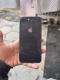 ايفون 8 بلس • ذاكره 256 • شاشه مفطوره