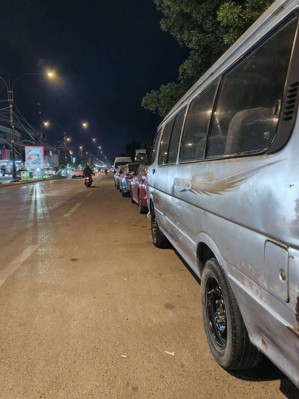 سلام عليكم فتون حره 2010بلاديه محرك كير اكسن نضيف صدرها نص عمر رقم شاصي شعار بل تكمه كهربائية كلها شغله مطلوبه 2500مليون راعي موجود مستمكات موجوده سنويه عظم عاج ساقطه سنتين السعر 25بيه مجال بسيط مكاني بغداد رحمانيه مال شعله 
*********** يرحم امواتكم تصل تدلل خاص ما عدي
