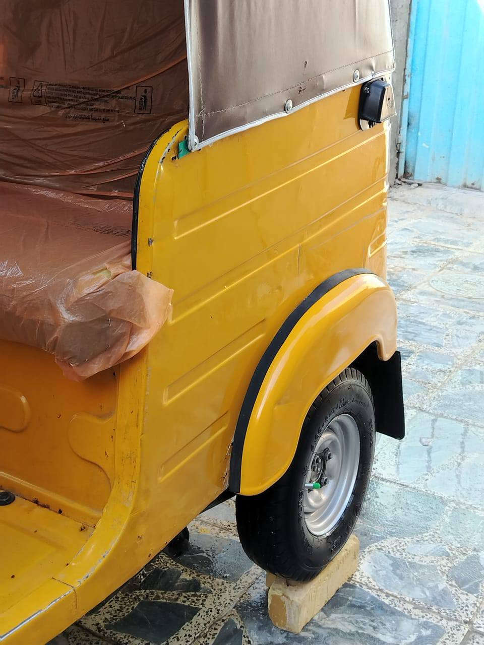 سلام عليكم تكتك 19 شهر 11تكتك حلوه وتعميره جديده ولمكينه خير من الله ضربت التكتك دوس ولغدين  المكينه مجفته رقم وسنويه مكاني نجف حي ميسان الستفسار *********** السعر 6ملاين وبيها مجال قليل
