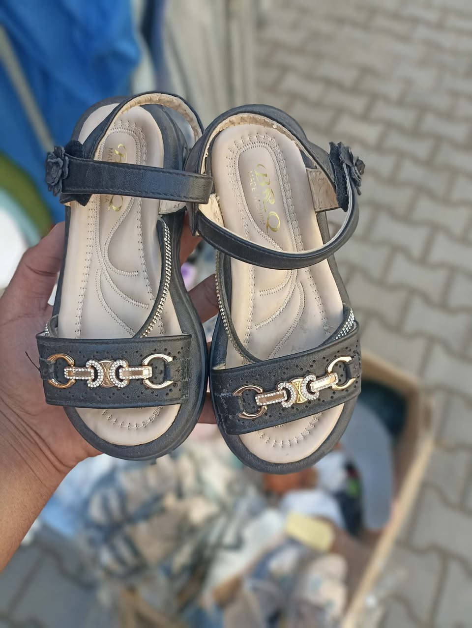 ع بركة الله وصلت 
البضاعة الجديدة 
واسط قضاء الحي شارع العقارات


**إذا كنت صاحب هذا الإعلان وتريد حذفه لأي سبب، رجاءا أرسل رسالة إلى الدعم الفني**