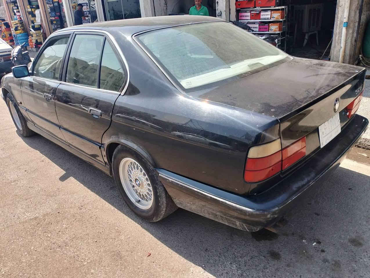السلام عليكم
بيم دبليوا 🚗 حجم 525
موديل 1989👋محدثه 95
رقم نينوى الماني 🙋 سنويه 27
بدون كاربون بانزين ⛽ شرط التحويل 🚦 
محرك كبس محرك وكير شرط 👋 
طخم تاير طخم امامي خلفي جديد 👋 
تبريد ثلج 🥶 مكيف الهواء 
📢 ظررها مصبوغة عام جماليه فقط وبدون دواخل شرط وكدام العين 👀 
#العنوان #الموصل #موصل_الجديده 
*********** 📱كورك 📞
***********📱اسيا📞
