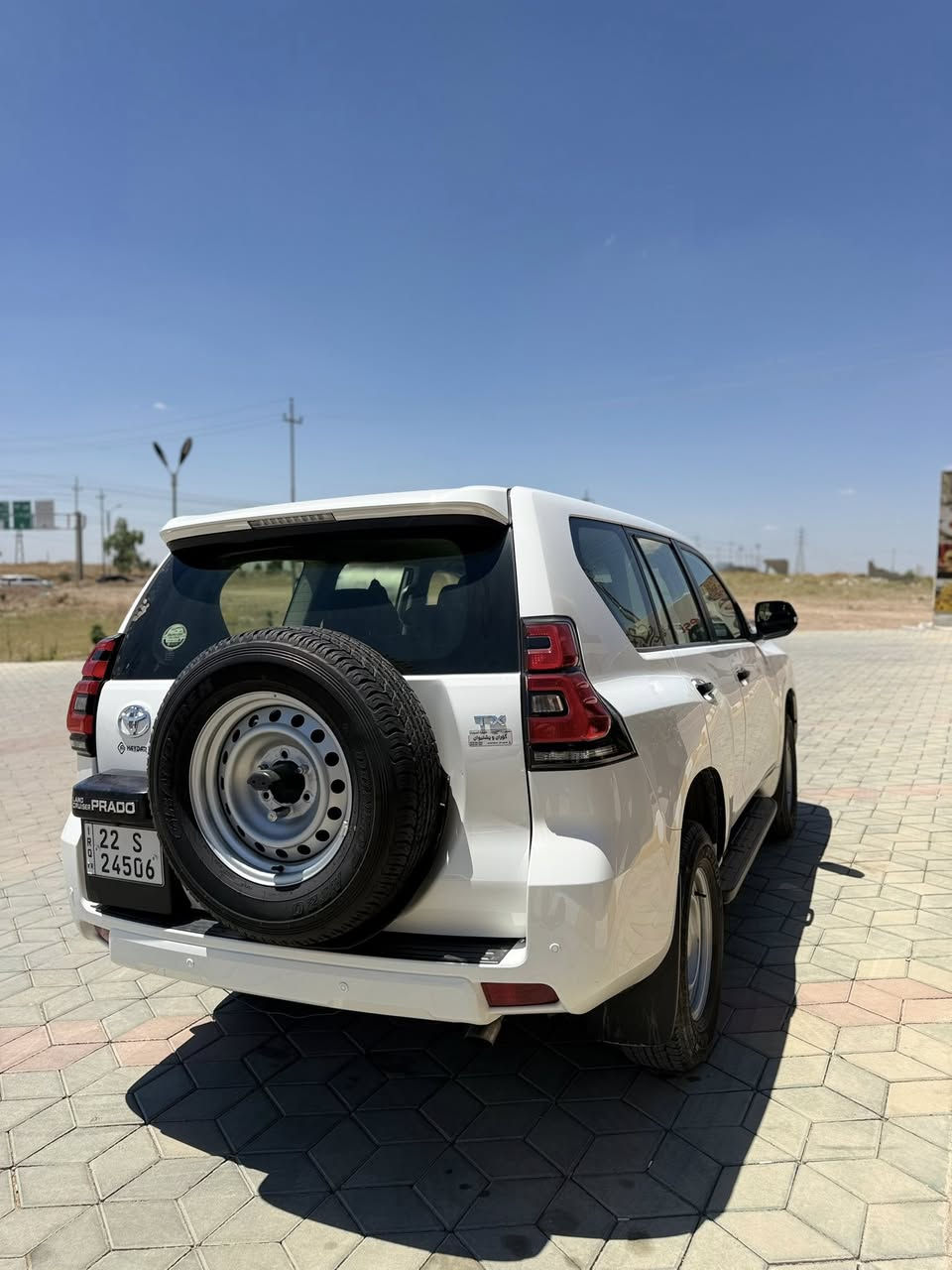 🪬﷽🪬
تويوتا برادو : -٢٠٢٣- محرك كاز ديزل ⛽️+ سوبر ٤ بستن
مواصفات عادي . بصمه ، كشن سايق كهربا ١دكم ، شاشه ، كاميره ، دبل اسبير ، ٣مقعد - ٧راكب .
رقم و سنوي جديد و بسمي رقم اربيل دولي فحص و هزه جديد
تخم تاير بلادي جديد و سيرفس كله سوا بل شركة ساس 
كير عادي و ٧قير 🛫✈️ شرط ٢٠٠
بصمتين + كاعيات بلادي موجود 📦
ماشي ٤٥ الف حقيقي ⚖️
مكفوله كفاله عامه دعامي ل دعامي 🧷 جكه ابره بشرط سياره جديد بمعنا كلمة 🪬
مكان : كركوك 
رقم الهاتف 📞 : *********** 
سعر : ٣٤٥ ورقه و بي شويه مجال للطيبين 💸
